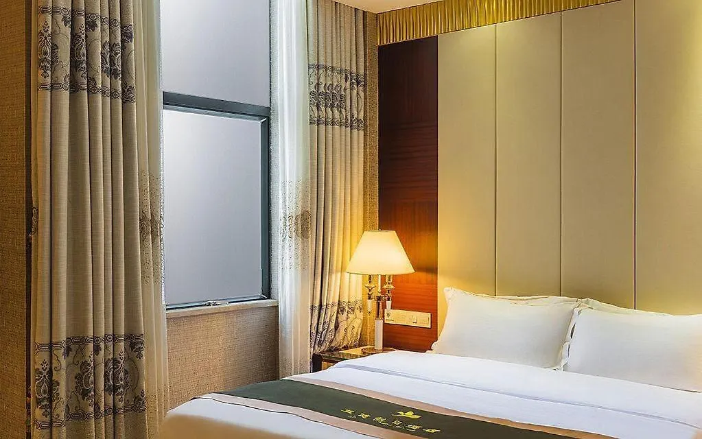 Yijian Holiday Hotel Zhuhai 3*,